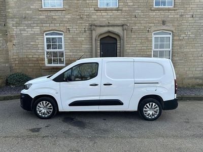 Used Peugeot Partner 2019 White MPV