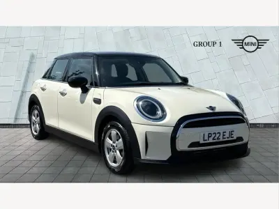 Used Mini Cooper Classic 136 HP (100 kW) 2022 White Hatchback