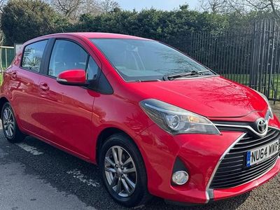 Used Toyota Yaris 99 HP (72 kW) 2014 Red Hatchback