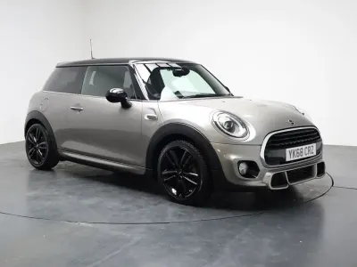 Used Mini Cooper Hatch 136 HP (100 kW) 2019 Silver Hatchback