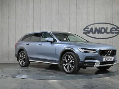 Used Volvo V90 CC Pro 235 HP (172 kW) 2017 Blue Estate