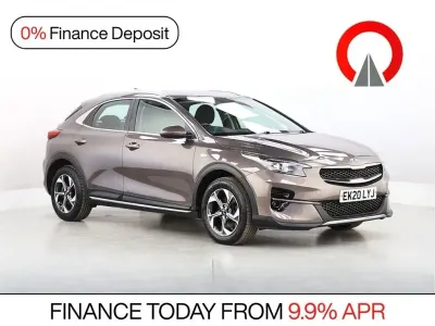 Usado Kia XCeed 118 HP (86 kW) 2020 Castanho SUV