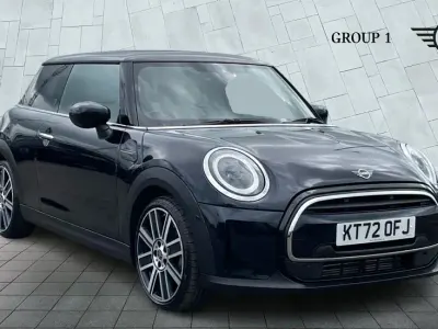 Begagnad Mini Cooper Exclusive 136 HK (100 kW) 2022 Svart Halvkombi