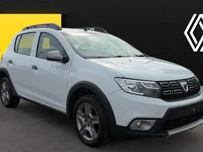 Używany Dacia Sandero Lauréate 90 KM (66 kW) 2017 Biały Hatchback
