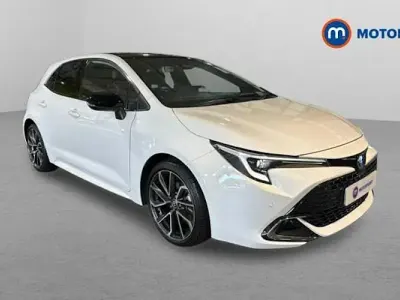 Begagnad Toyota Corolla 140 HK (102 kW) 2025 Vit Halvkombi