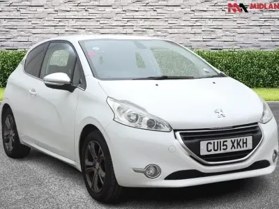 Begagnad Peugeot 208 Allure 82 HK (60 kW) 2015 Vit Halvkombi