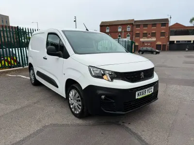 Used Peugeot Partner 131 HP (96 kW) 2019 White MPV