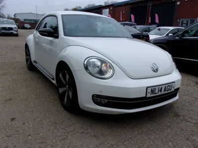 Used VW Beetle Sportline 140 HP (102 kW) 2014 White Hatchback