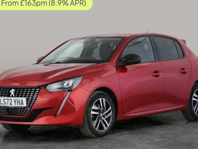 Używany Peugeot 208 Allure+ 131 KM (96 kW) 2022 Czerwony Hatchback