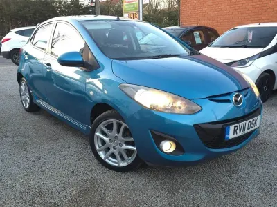 Używany Mazda 2 Inclusive 102 KM (75 kW) 2011 Niebieski Hatchback