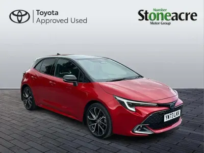 Used Toyota Corolla 140 HP (102 kW) 2023 Red/black Hatchback