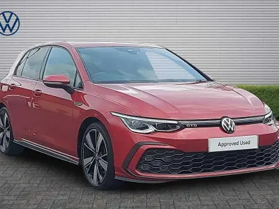 Begagnad VW Golf VII GTD 2021 Röd Halvkombi