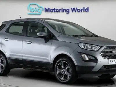 Usado Ford Ecosport Zetec 101 HP (74 kW) 2020 Prateado SUV