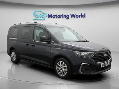 Used Ford Grand Tourneo Connect Titanium 114 HP (83 kW) 2023 Blue MPV