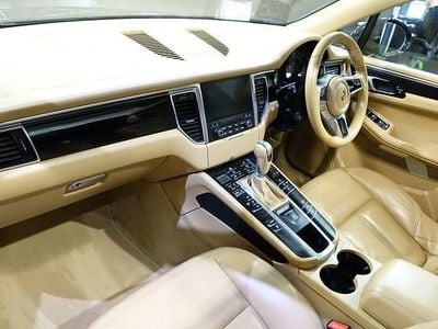 Used Porsche Macan 258 HP (189 kW) 2016 Black SUV