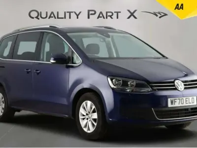 Usado VW Sharan SE 150 HP (110 kW) 2020 Azul Monovolume