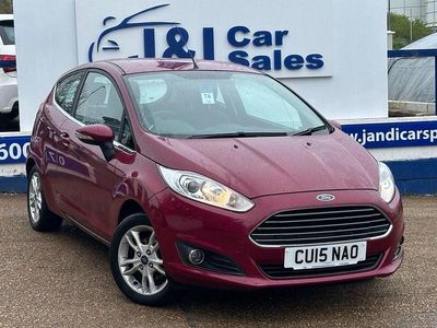Used Ford Fiesta Zetec 82 HP (60 kW) 2015 Red Hatchback