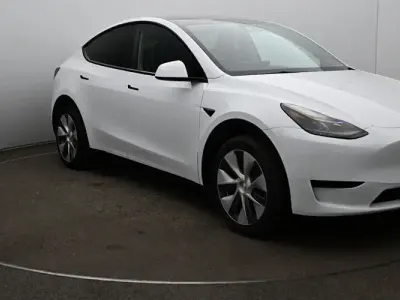 Używany Tesla Model Y RWD 219 kW (299 KM) 2024 Biały SUV