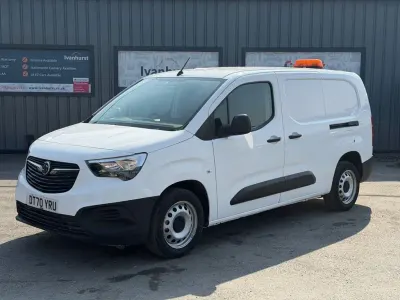 Used Vauxhall Combo 100 HP (73 kW) 2021 White MPV