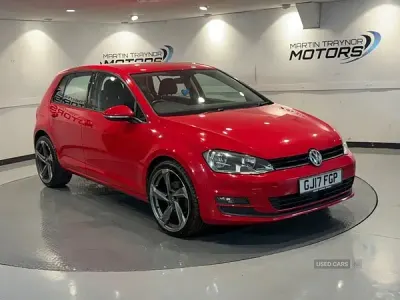 Used VW Golf VII Edition 110 HP (80 kW) 2017 Red Hatchback