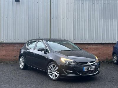 Used Vauxhall Astra SRi 130 HP (95 kW) 2013 Black Hatchback