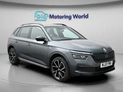 Usado Skoda Kamiq Monte Carlo 148 HP (108 kW) 2021 Cinzento SUV