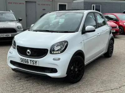 Used Smart ForFour Prime 71 HP (52 kW) 2017 White Hatchback