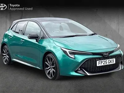 Used Toyota Corolla Sport 140 HP (102 kW) 2025 Super green with black roof Hatchback