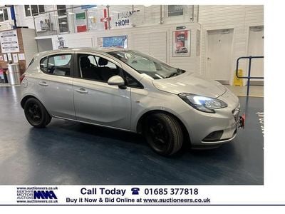 Used Vauxhall Corsa Design Edition 95 HP (69 kW) 2016 Silver Hatchback