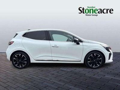 Used Renault Clio V Techno 140 HP (102 kW) 2025 White Hatchback