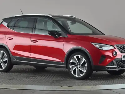 Begagnad Seat Arona FR Sport 110 HK (80 kW) 2023 Röd SUV