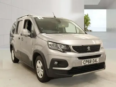 Używany Peugeot Rifter Allure 2019 Szary Minivan