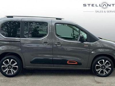 Używany Citroën Berlingo XTR 128 KM (94 kW) 2022 Szary Minivan