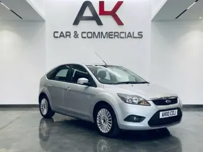 Usado Ford Focus Titanium 136 HP (100 kW) 2010 Prateado Citadino