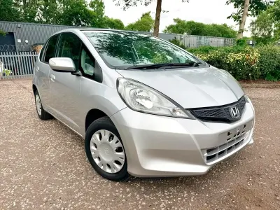 Used Honda Jazz 100 HP (73 kW) 2010 Silver Hatchback