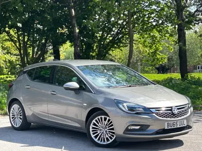 Second-hand Vauxhall Astra Elite 105 CP (77 kW) 2016 Gri Hatchback