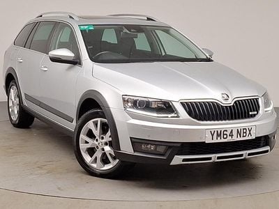 Begagnad Skoda Octavia Scout 4x4 184 HK (135 kW) 2014 Silver Halvkombi