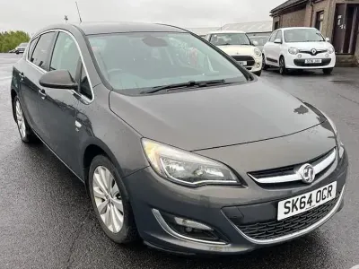 Gebraucht Vauxhall Astra Elite 115 PS (84 kW) 2014 Grau Kleinwagen