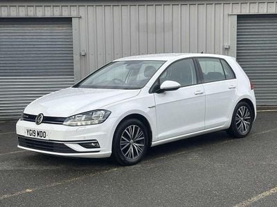 Used VW Golf VII SE 130 HP (95 kW) 2019 White Hatchback