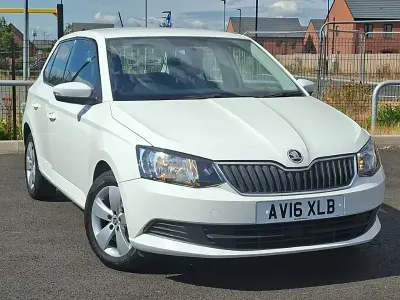 Used Skoda Fabia SE 90 HP (66 kW) 2016 White Hatchback