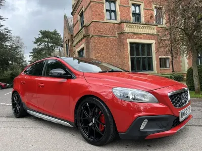 Begagnad Volvo V40 Pro 2015 Röd Halvkombi