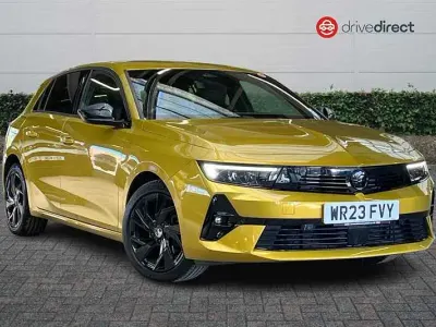 Used Vauxhall Astra S 130 HP (95 kW) 2023 Yellow/black Hatchback