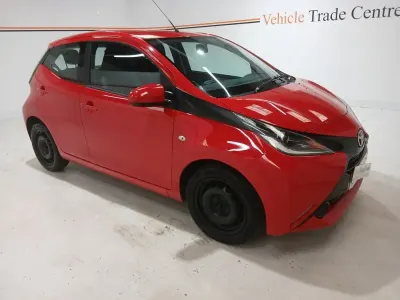 Used Toyota Aygo X-play 69 HP (50 kW) 2016 Red Hatchback