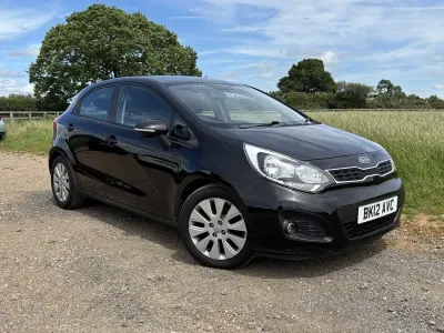 Used Kia Rio 84 HP (61 kW) 2012 Black Hatchback
