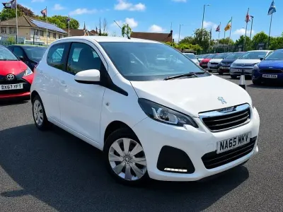 Used Peugeot 108 Active 68 HP (50 kW) 2015 White Hatchback