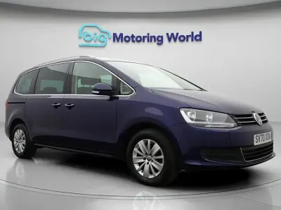 Usado VW Sharan SE 150 HP (110 kW) 2020 Azul Monovolume