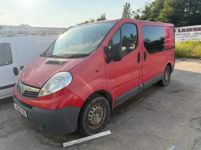 Used Vauxhall Vivaro 115 HP (84 kW) 2014 Red MPV