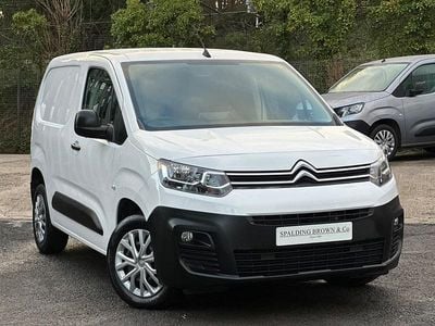 Used Citroën Berlingo 100 HP (73 kW) 2020 White MPV