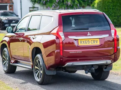 Used Mitsubishi Shogun 2019 Red SUV