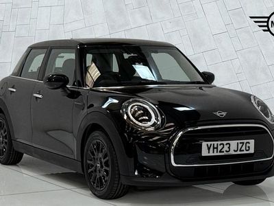 Begagnad Mini Cooper Classic 134 HK (98 kW) 2023 Svart Halvkombi